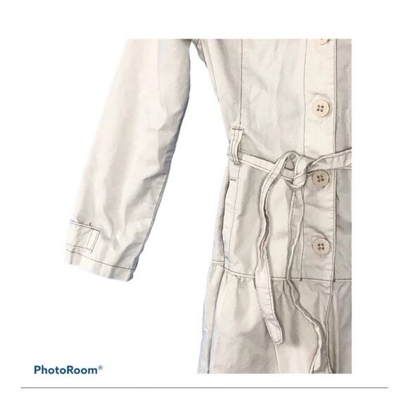 GAP Original Vintage Trench Coat JR Large Cream Ruffle Hem Belted Timeless Style - Picture 7 of 16